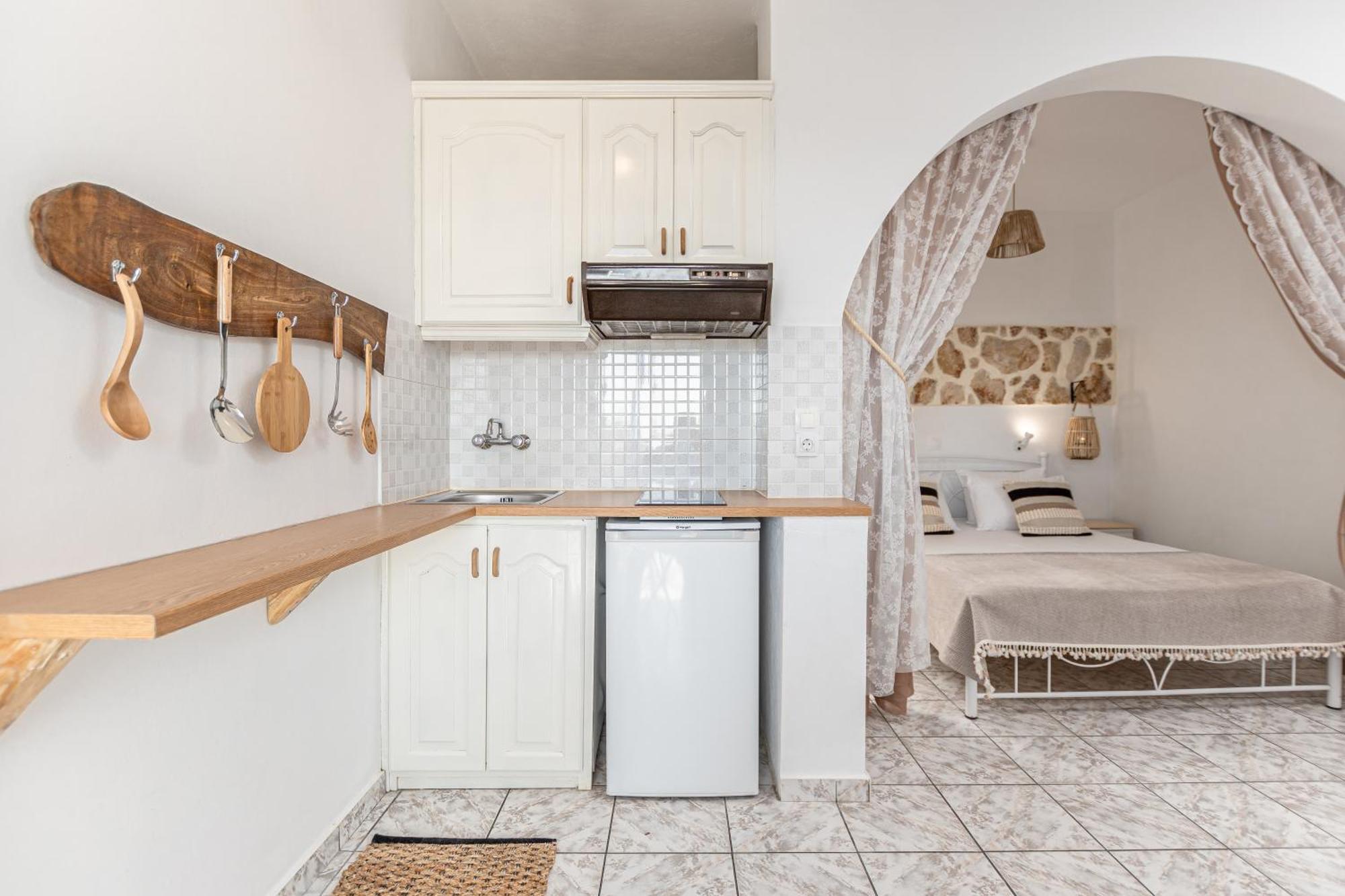 Tasia Aparthotel 3*